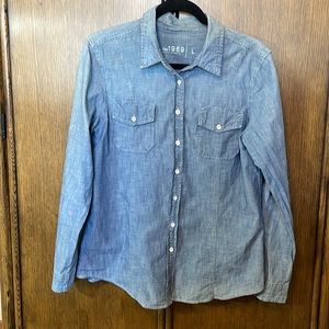 Gap 1969 denim button up top. Size Large